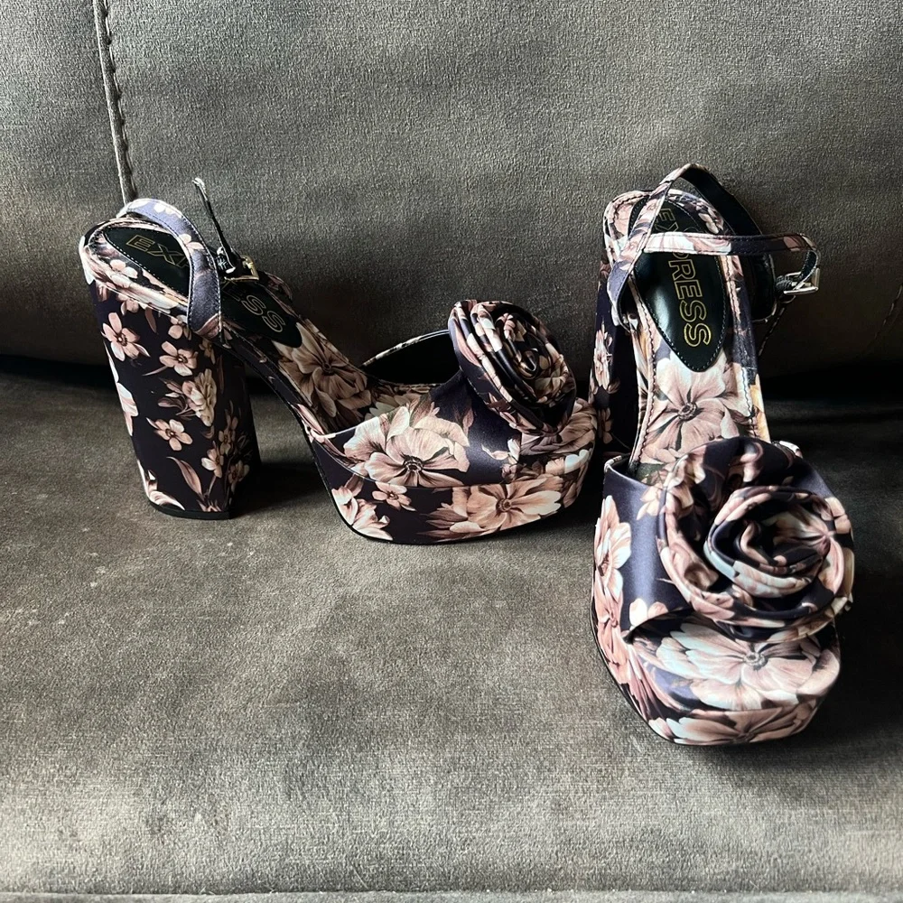 Express‎ Tan Brown Floral Rose Strap Platform Heeled Sandals Women 9 Party Y2K